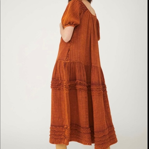 A beautiful Anthropologie dress in good condition. - Picture 2 of 4
